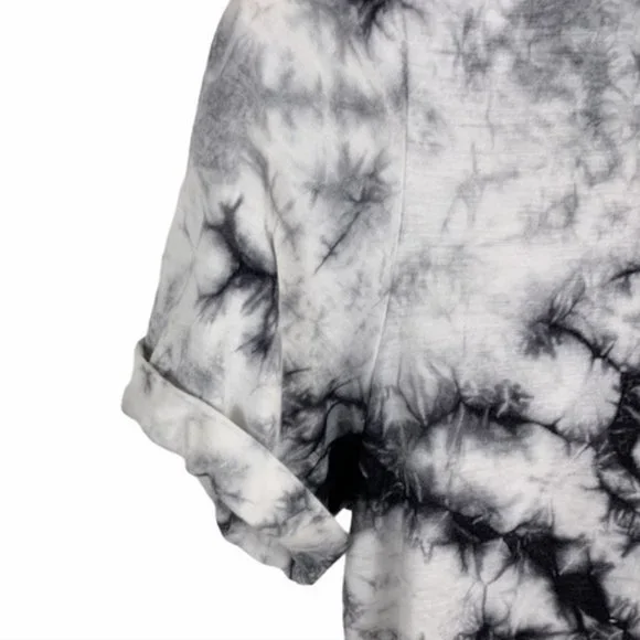 NWT Alice + Olivia Shira Roll Sleeve Tie Dye Tee XS - Picture 2 of 2
